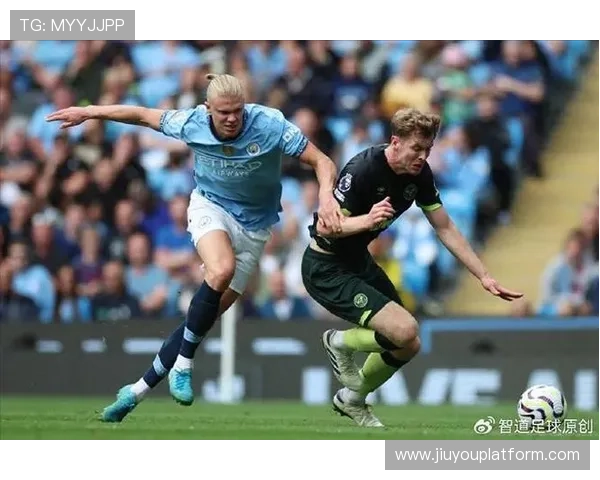 凯恩适应德甲历程：从英超射手到全能核心