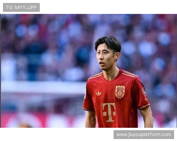 伊藤洋辉传球变线造乌龙，拜仁幸运扩大领先优势