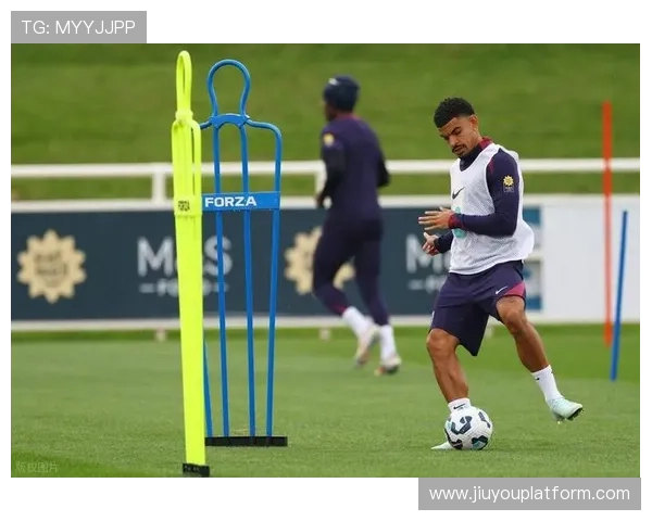 吉布斯-怀特串联反击，诺丁汉森林客场觅生机